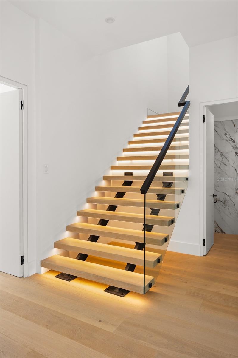 O6353952 Property Photo