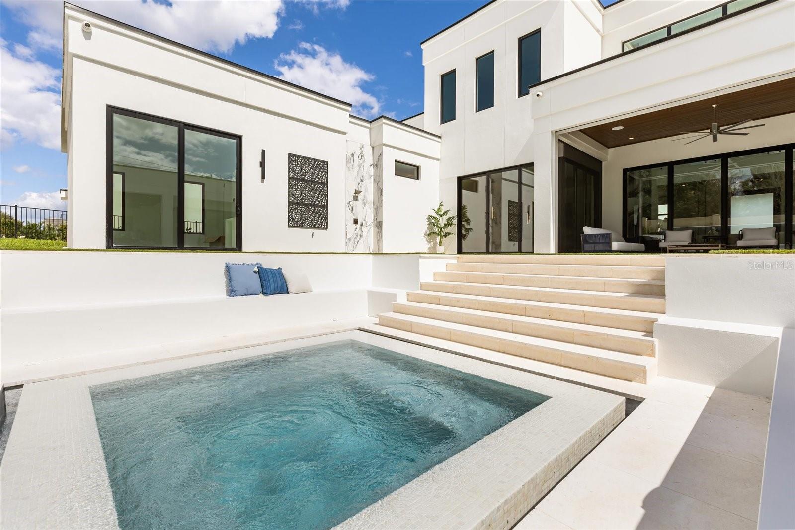 O6353952 Property Photo