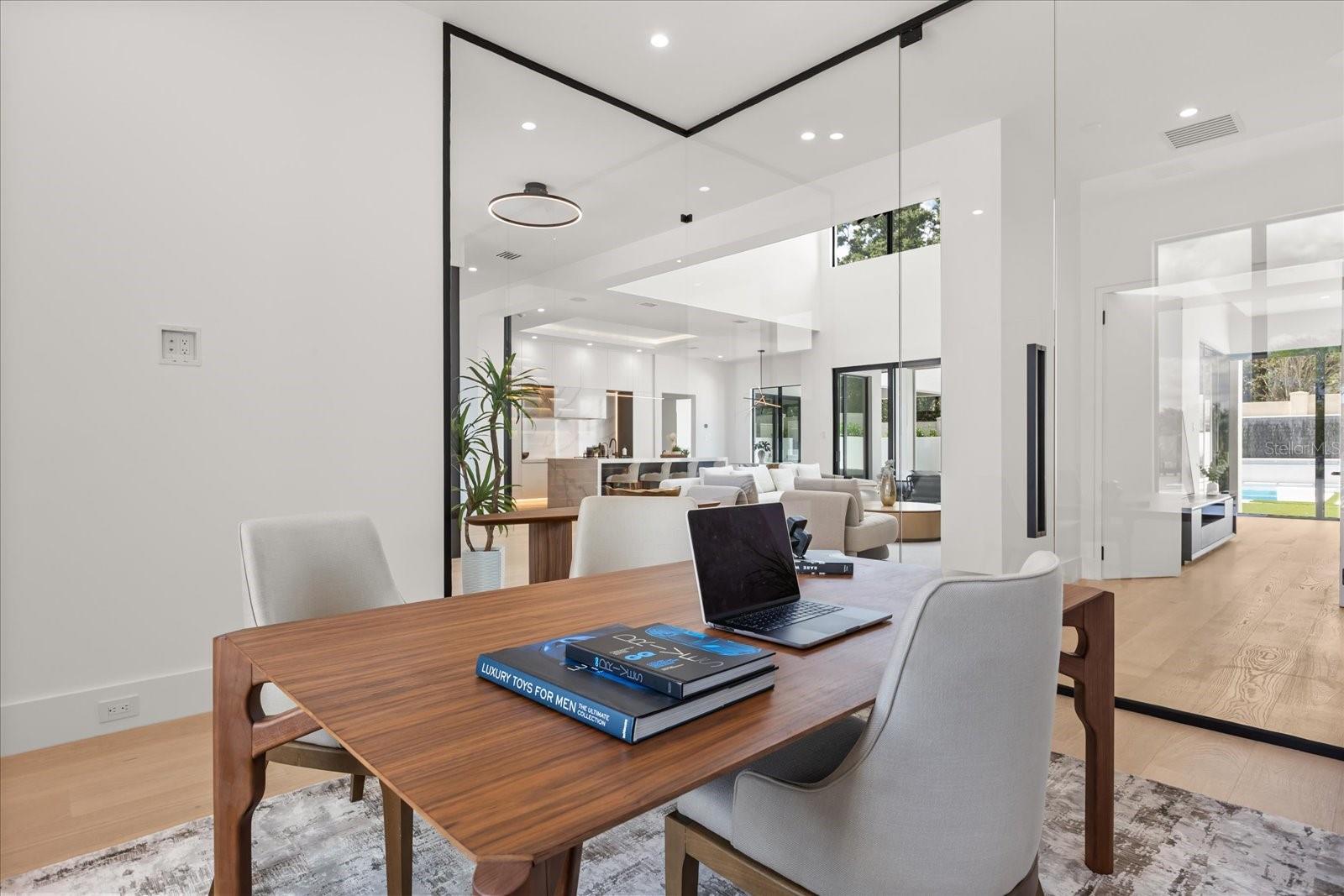 O6353952 Property Photo