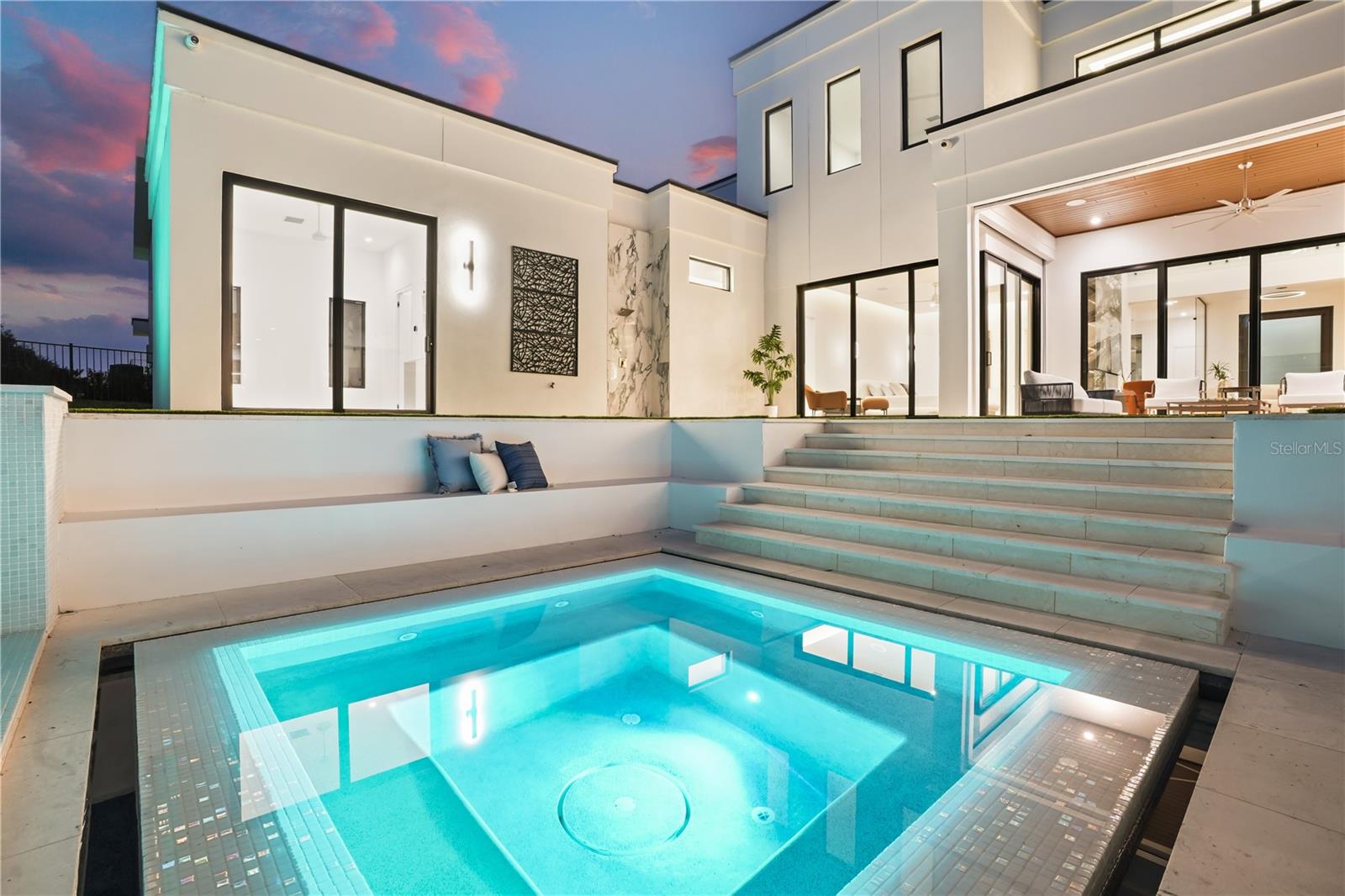 O6353952 Property Photo