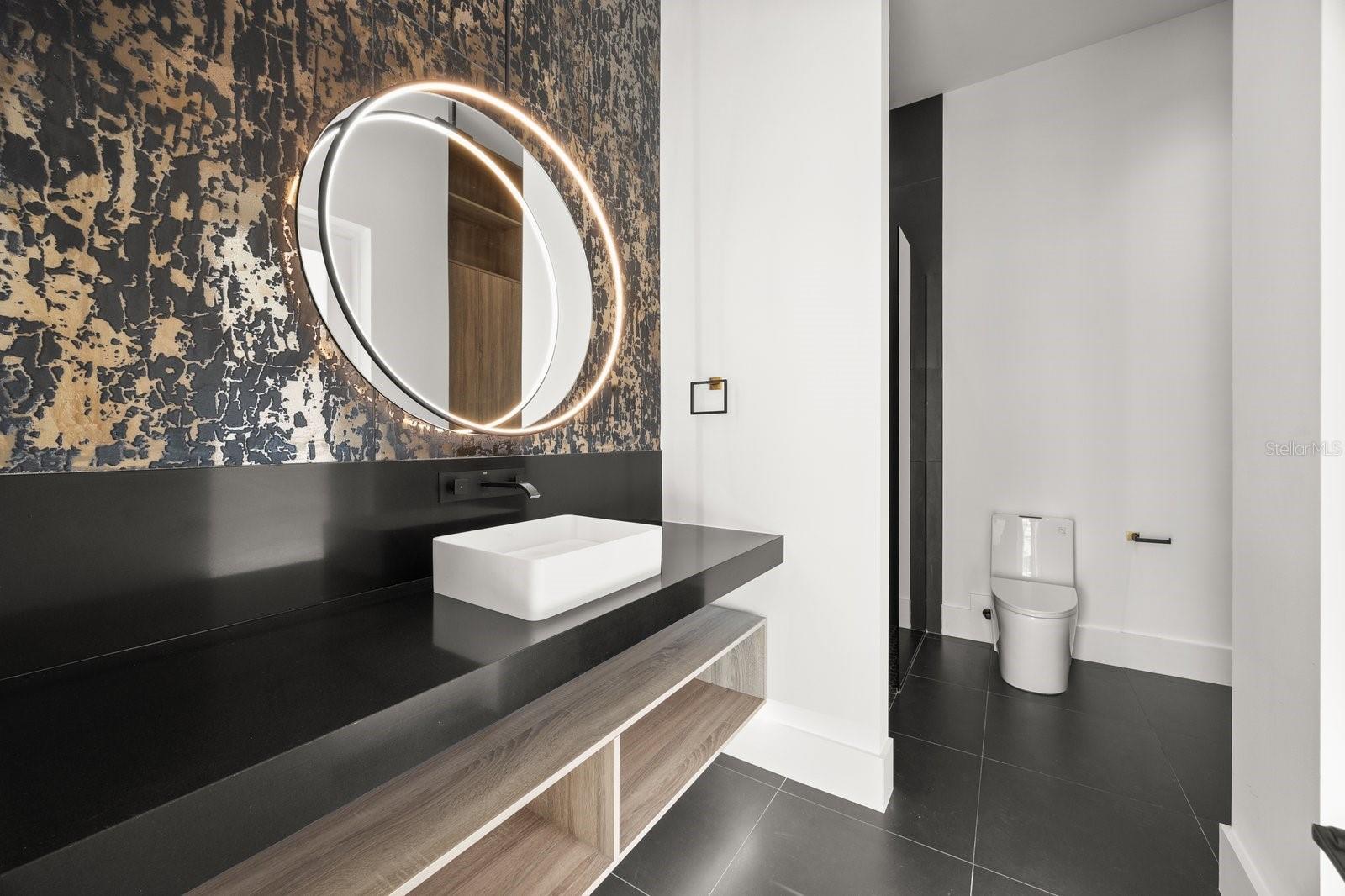 O6353952 Property Photo