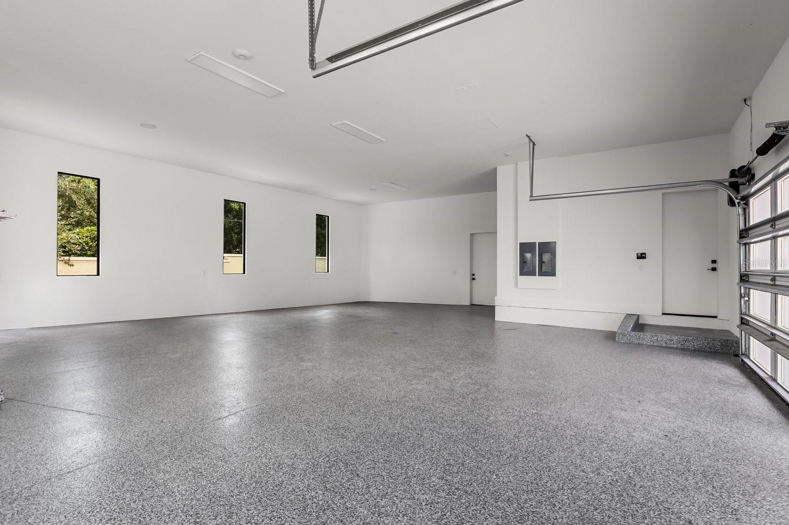 O6353952 Property Photo