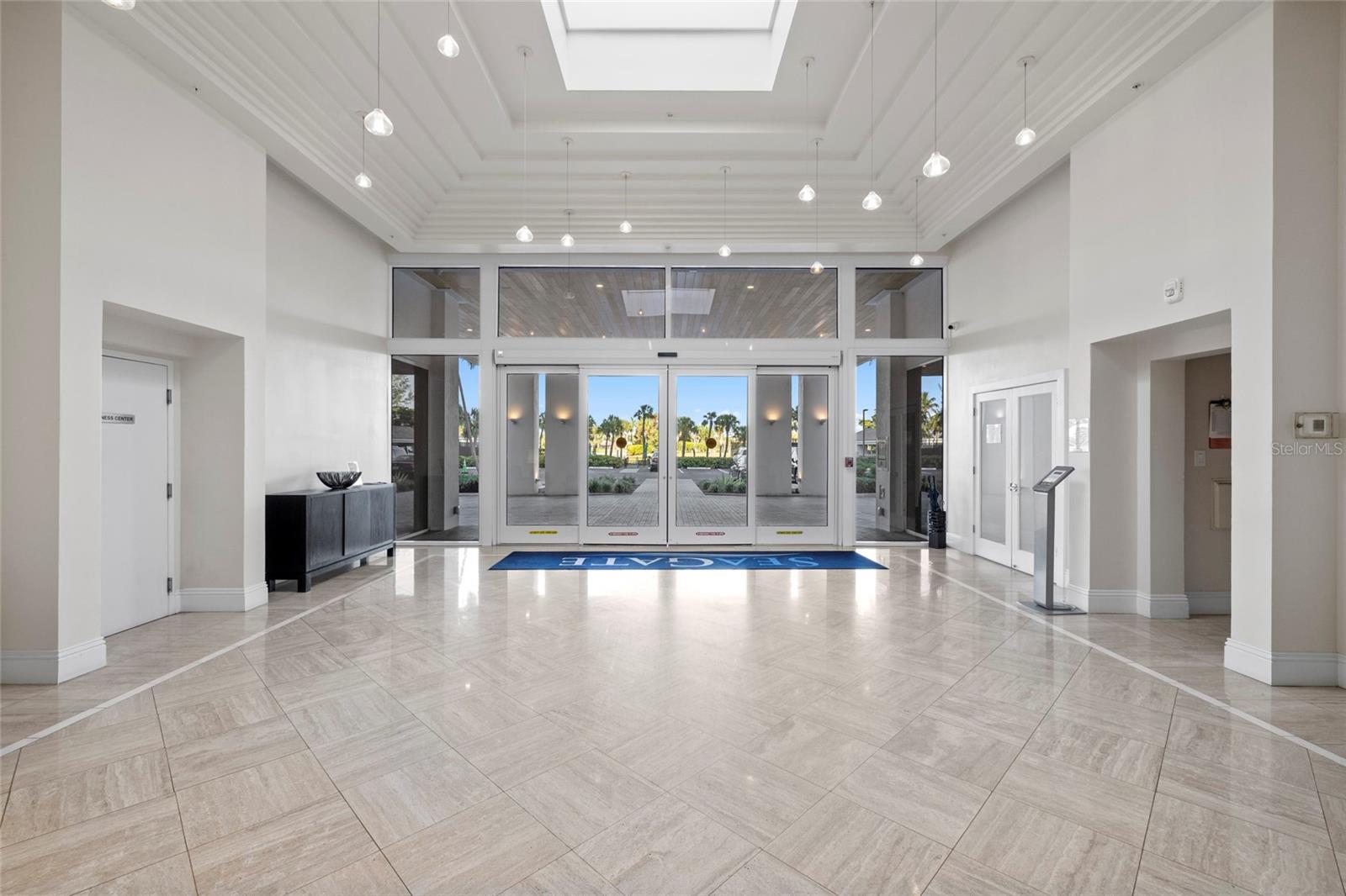 2425 GULF OF MEXICO DR #7D, LONGBOAT KEY, FL, 34228