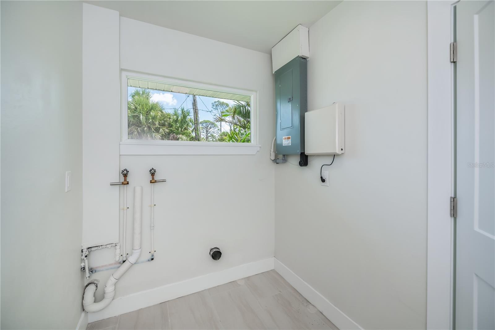 352 OAK ST, ENGLEWOOD, FL, 34223