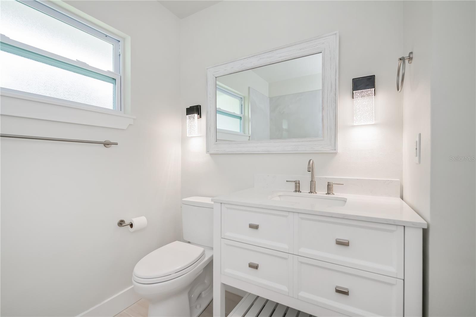 352 OAK ST, ENGLEWOOD, FL, 34223