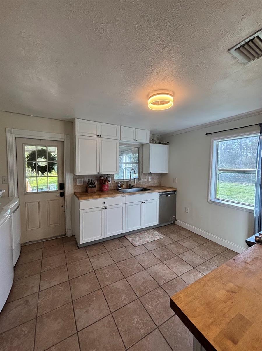 1745 EAST PKWY, DELAND, FL, 32724