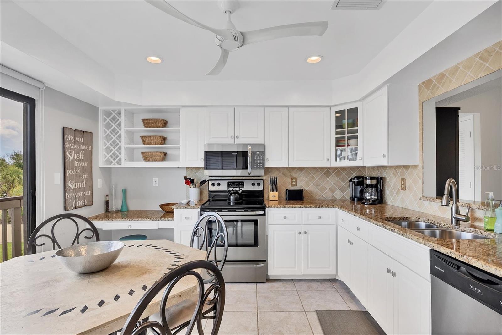 1093 LAKE HOUSE CIR #C205, SARASOTA, FL, 34242