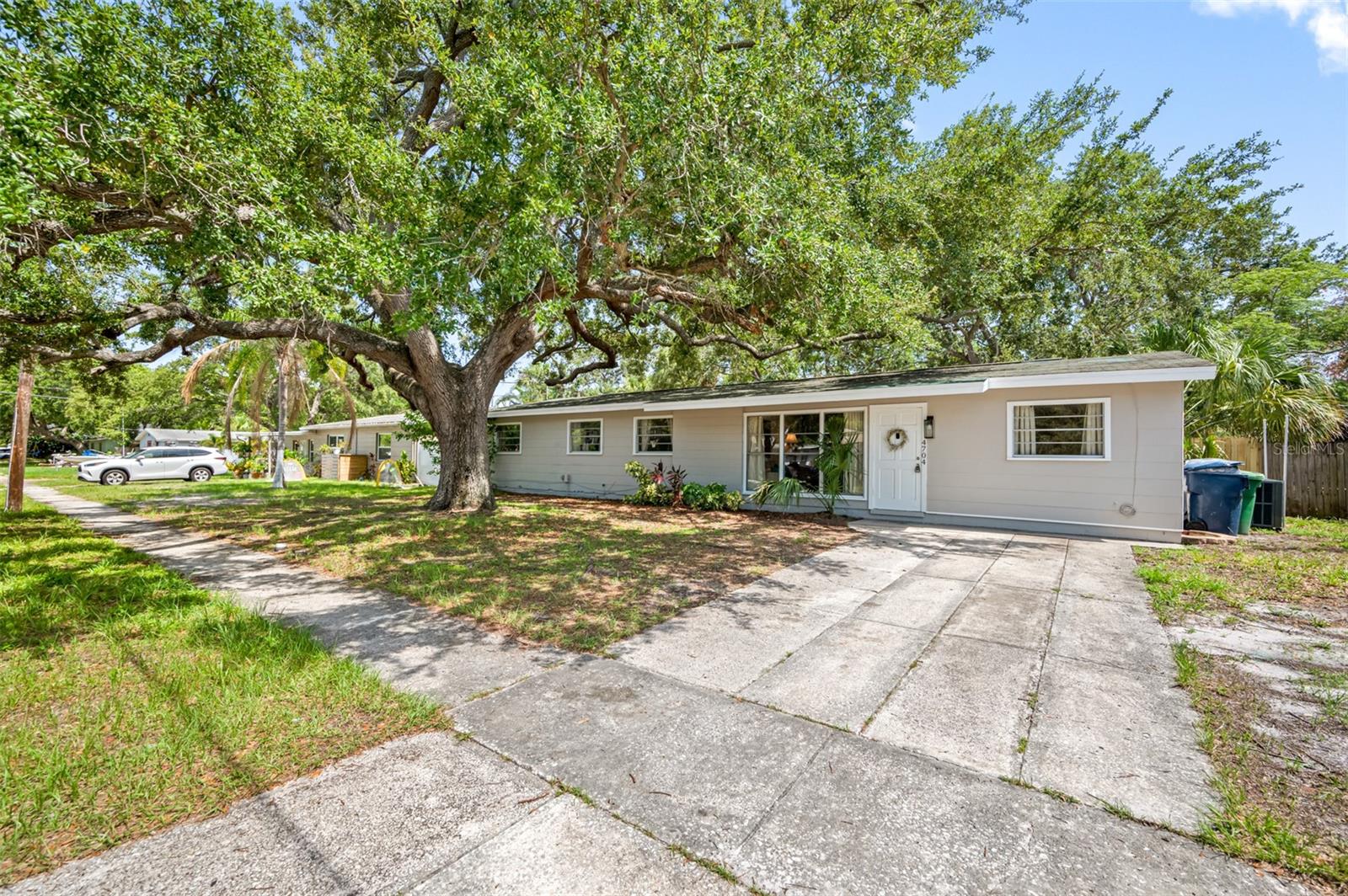 4704 W WYOMING AVE, TAMPA, FL, 33616