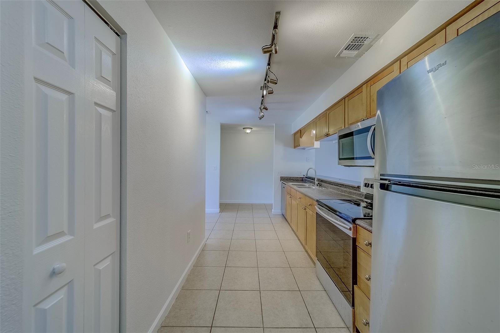 10195 SAILWINDS BLVD N #202, LARGO, FL, 33773