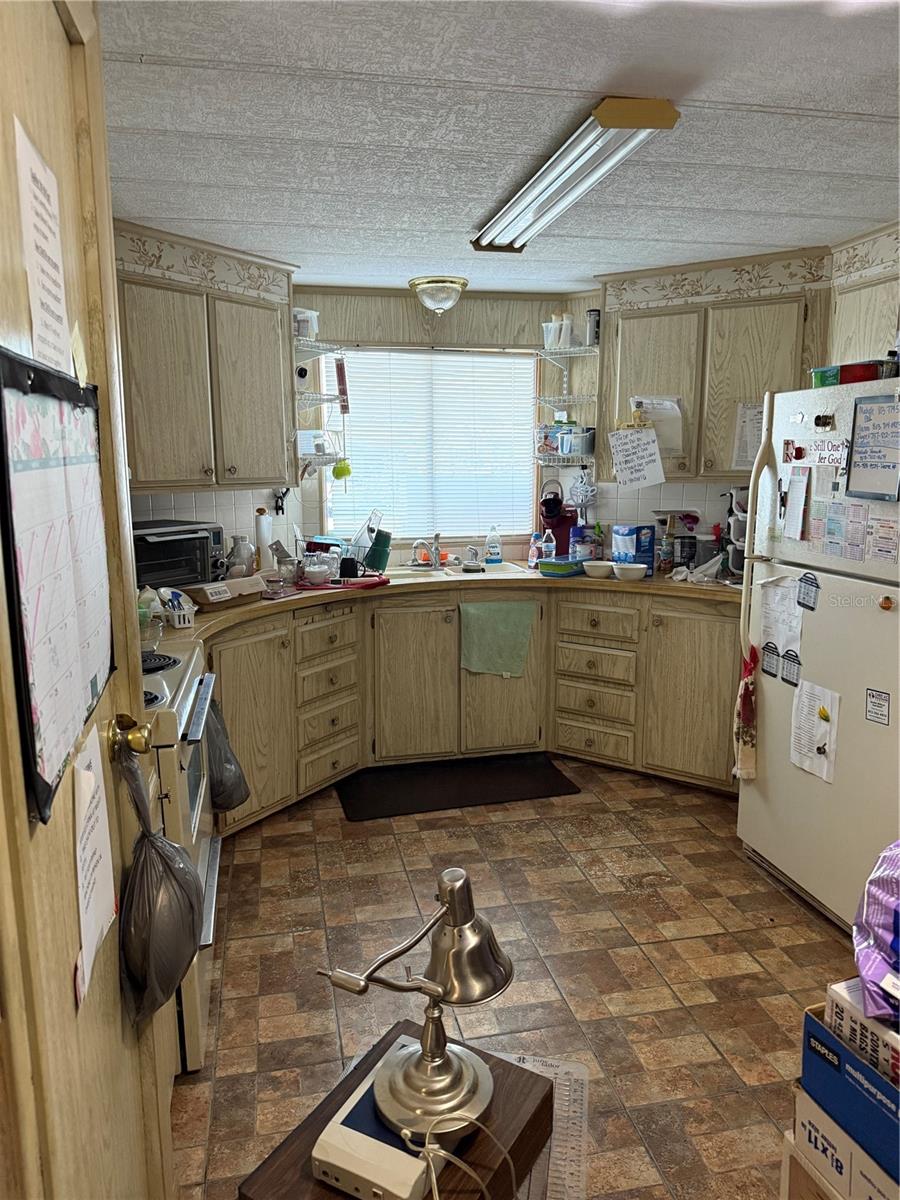 TB8439746 Property Photo