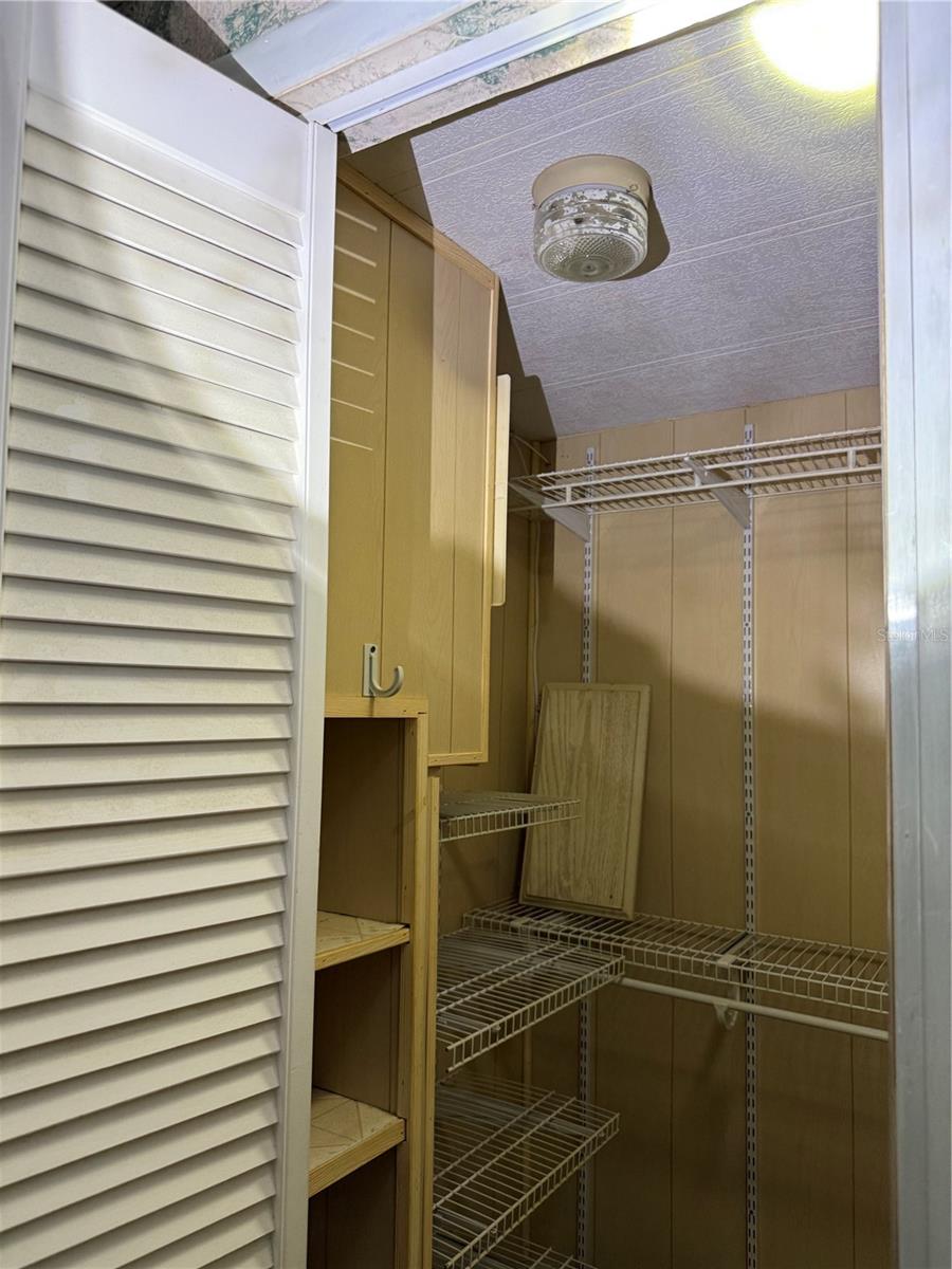 TB8439746 Property Photo