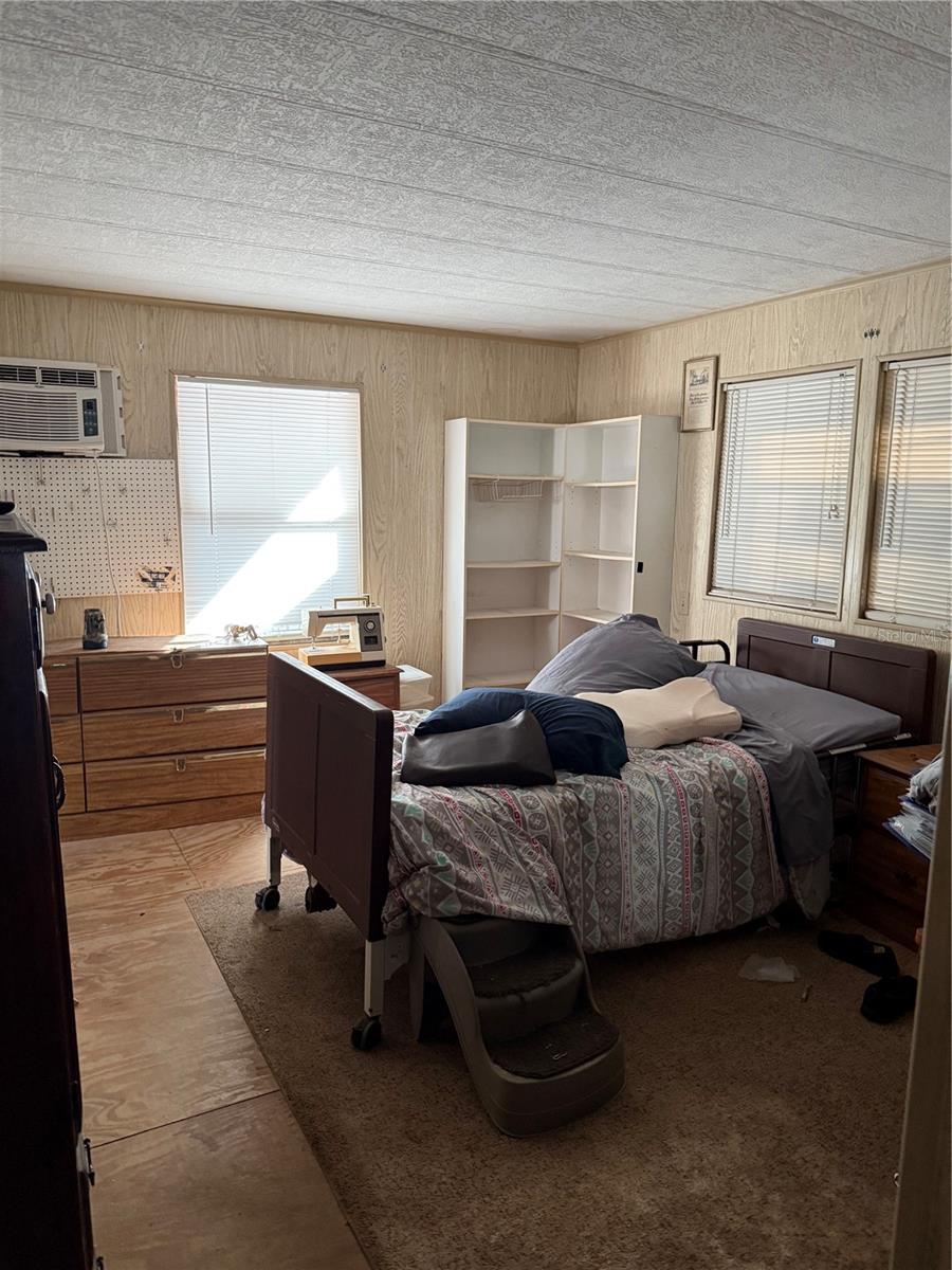 TB8439746 Property Photo