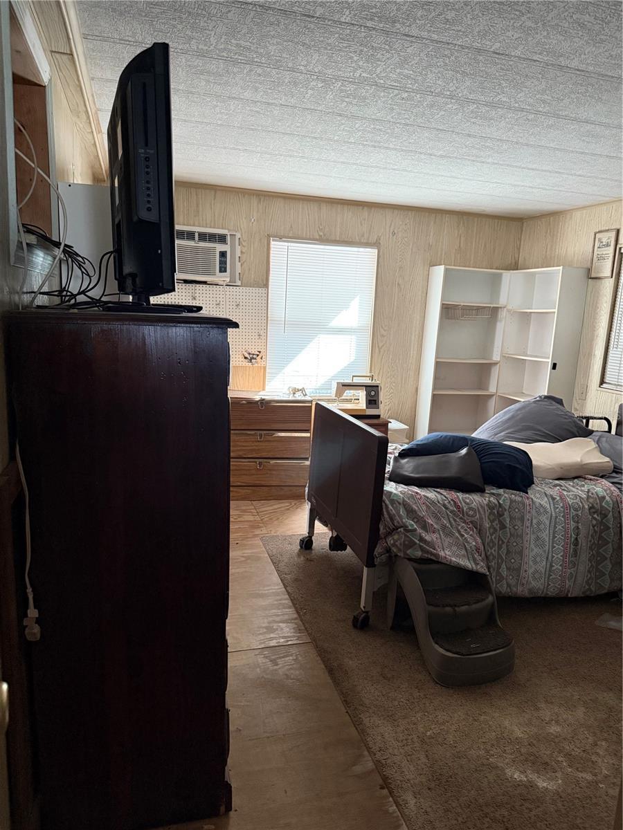 TB8439746 Property Photo