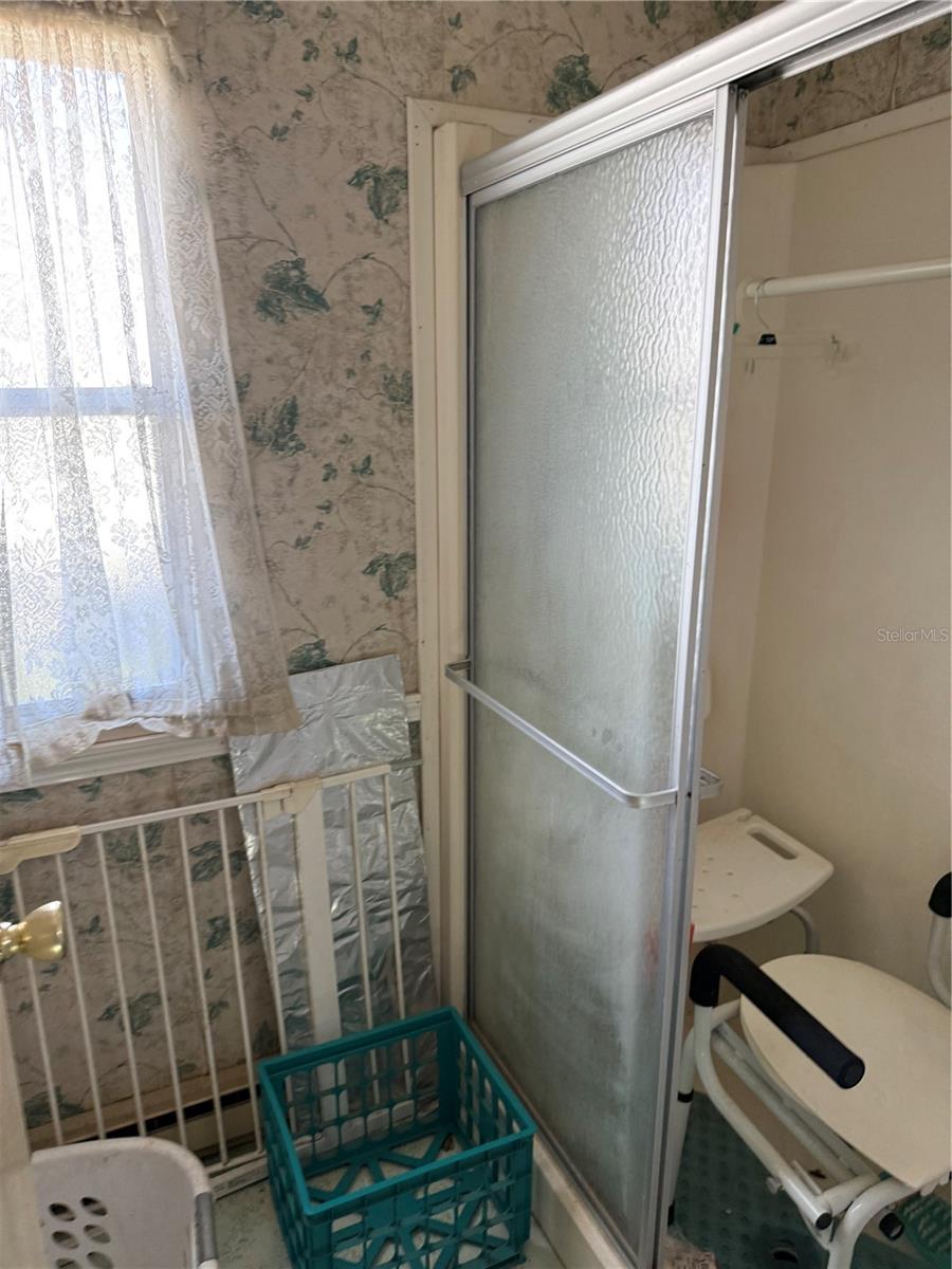 TB8439746 Property Photo