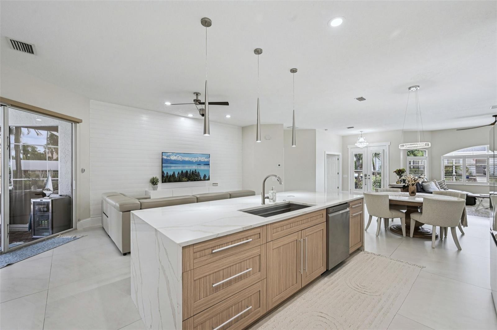 4611 SHARK DR, BRADENTON, FL, 34208