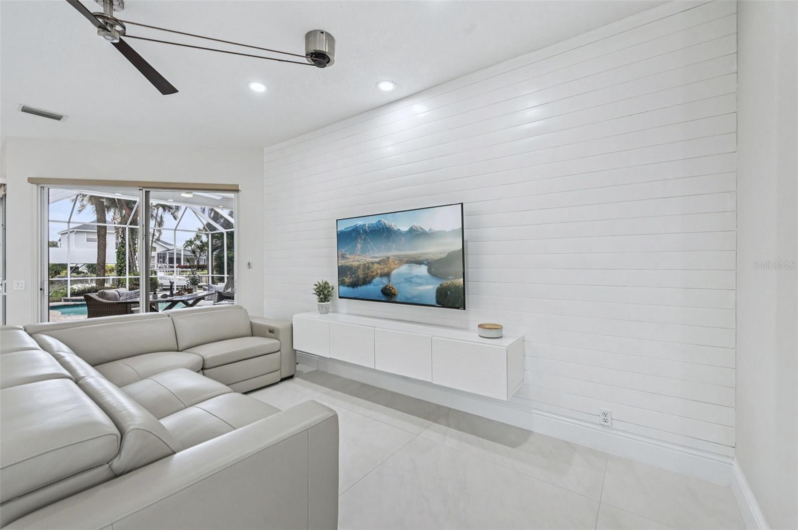 4611 SHARK DR, BRADENTON, FL, 34208