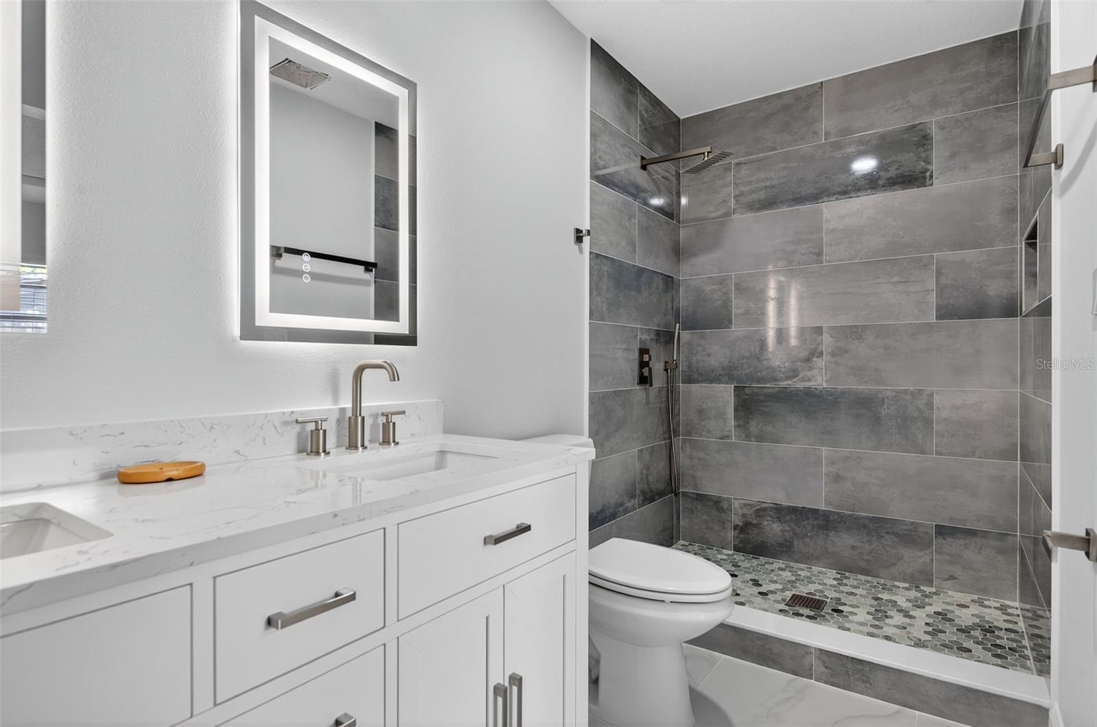 4915 ELDORADO DR, TAMPA, FL, 33615