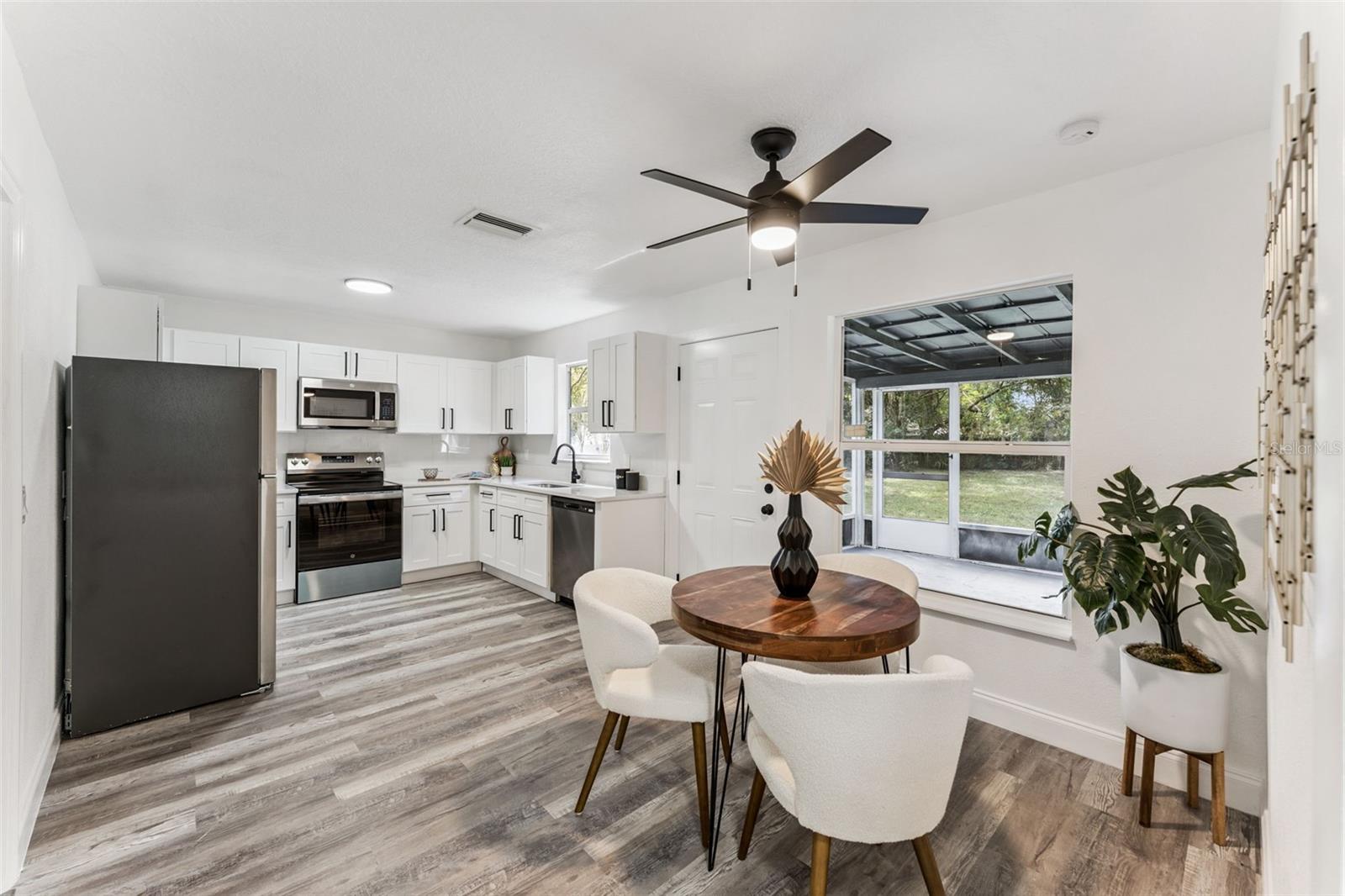 230 S CHANDLER AVE, DELAND, FL, 32724