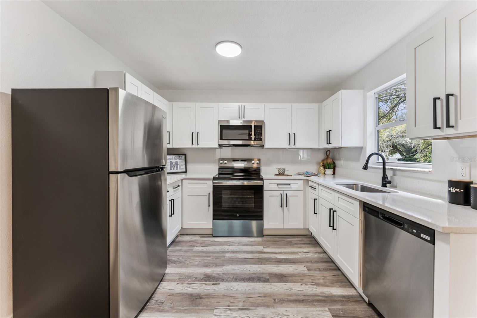 230 S CHANDLER AVE, DELAND, FL, 32724