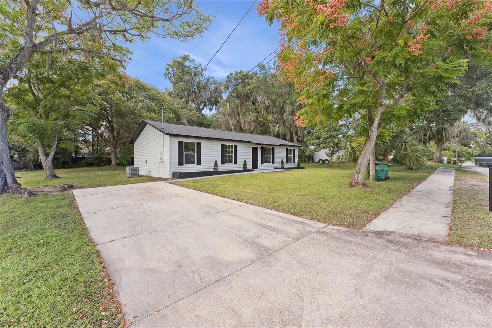 230 S CHANDLER AVE, DELAND, FL, 32724