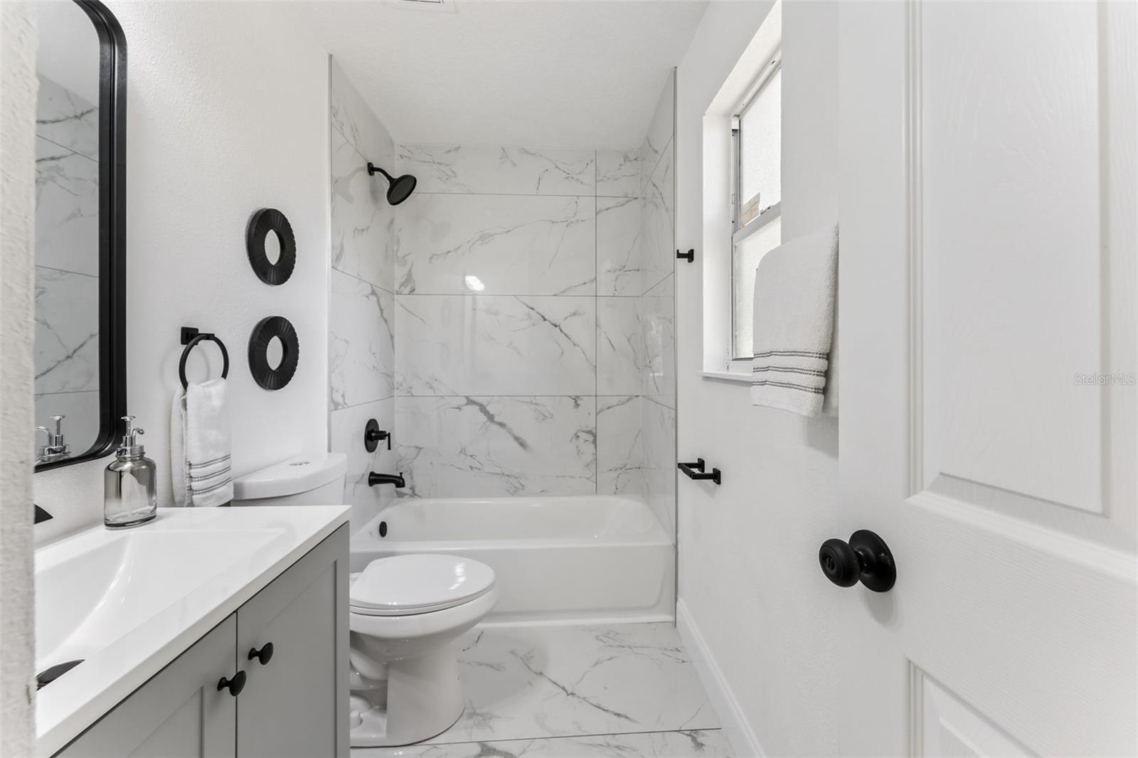 230 S CHANDLER AVE, DELAND, FL, 32724