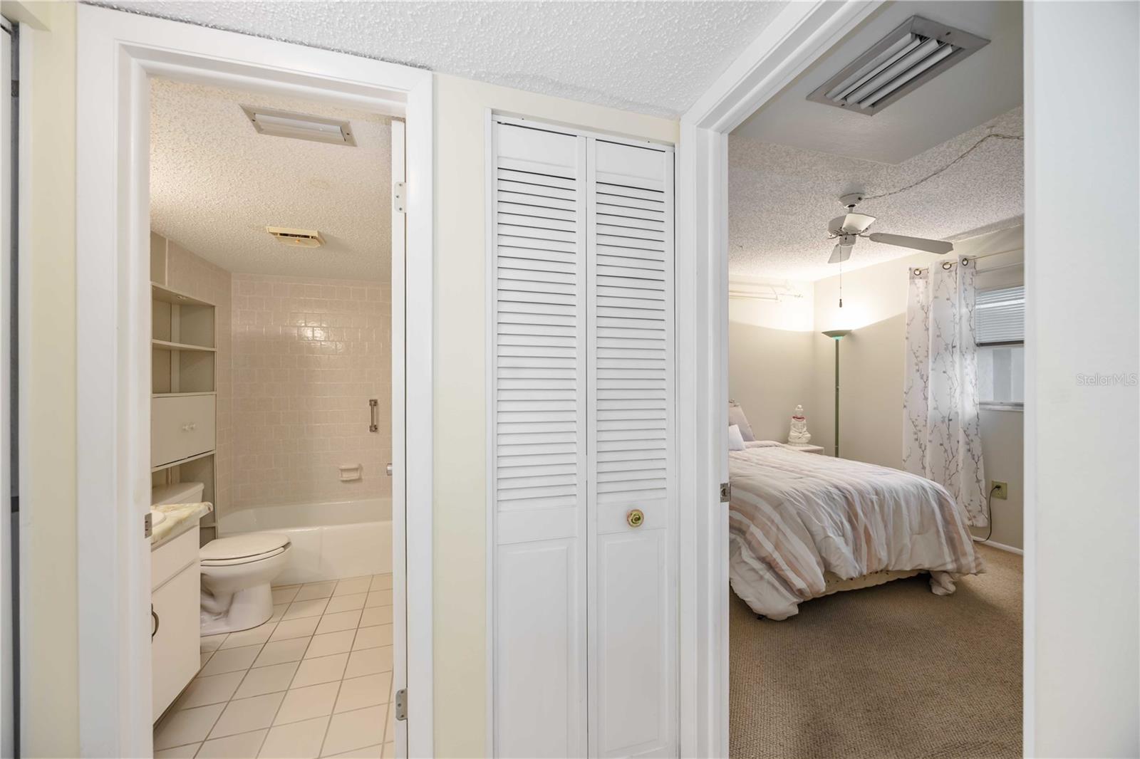 2220 STICKNEY POINT RD #524, SARASOTA, FL, 34231