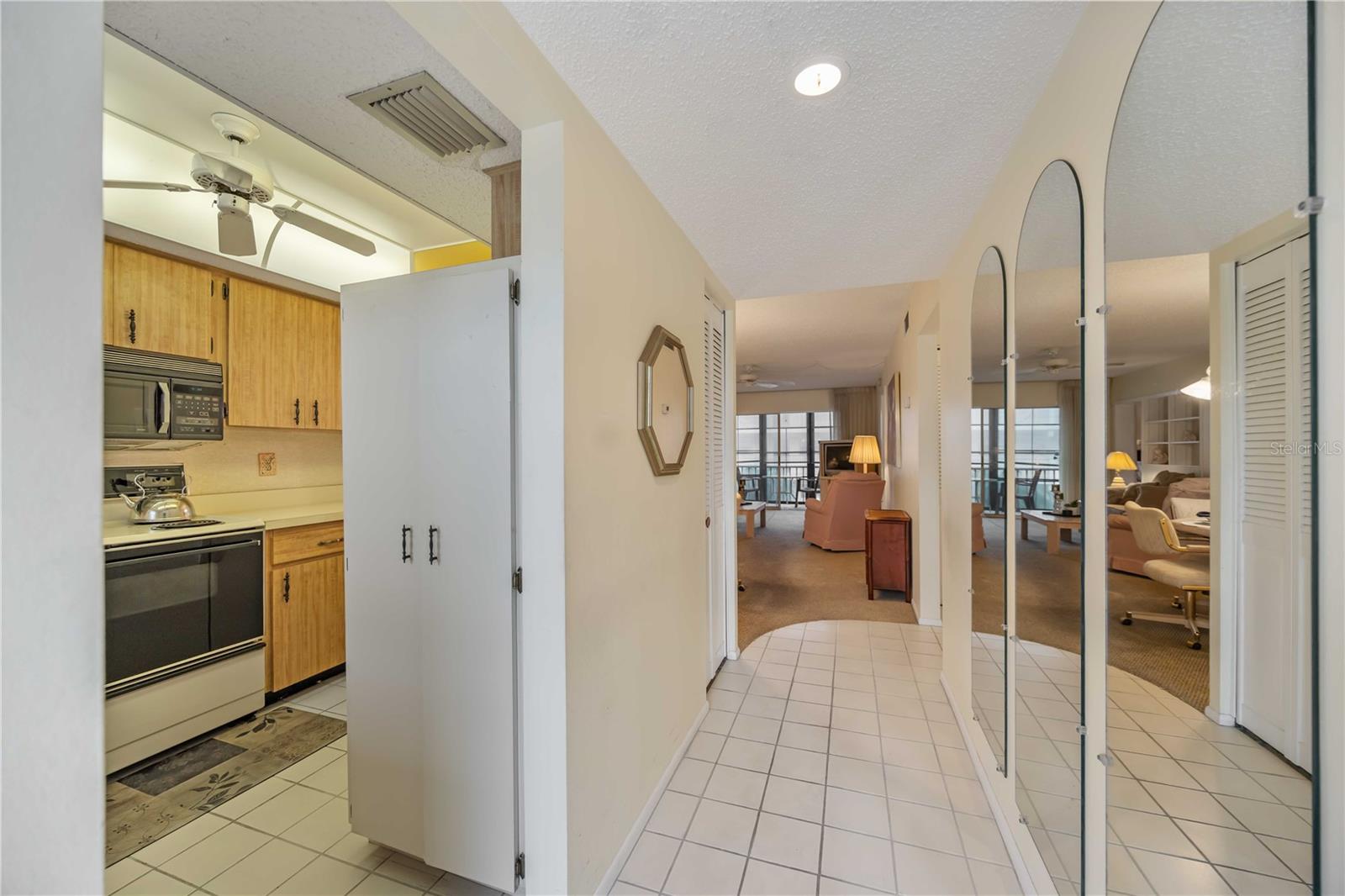 2220 STICKNEY POINT RD #524, SARASOTA, FL, 34231