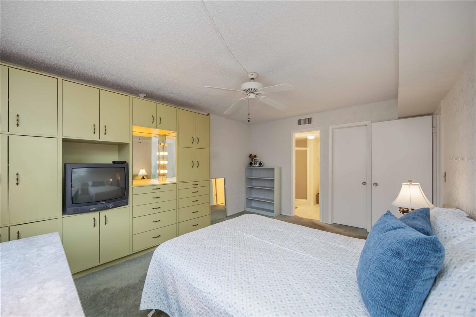 2220 STICKNEY POINT RD #524, SARASOTA, FL, 34231