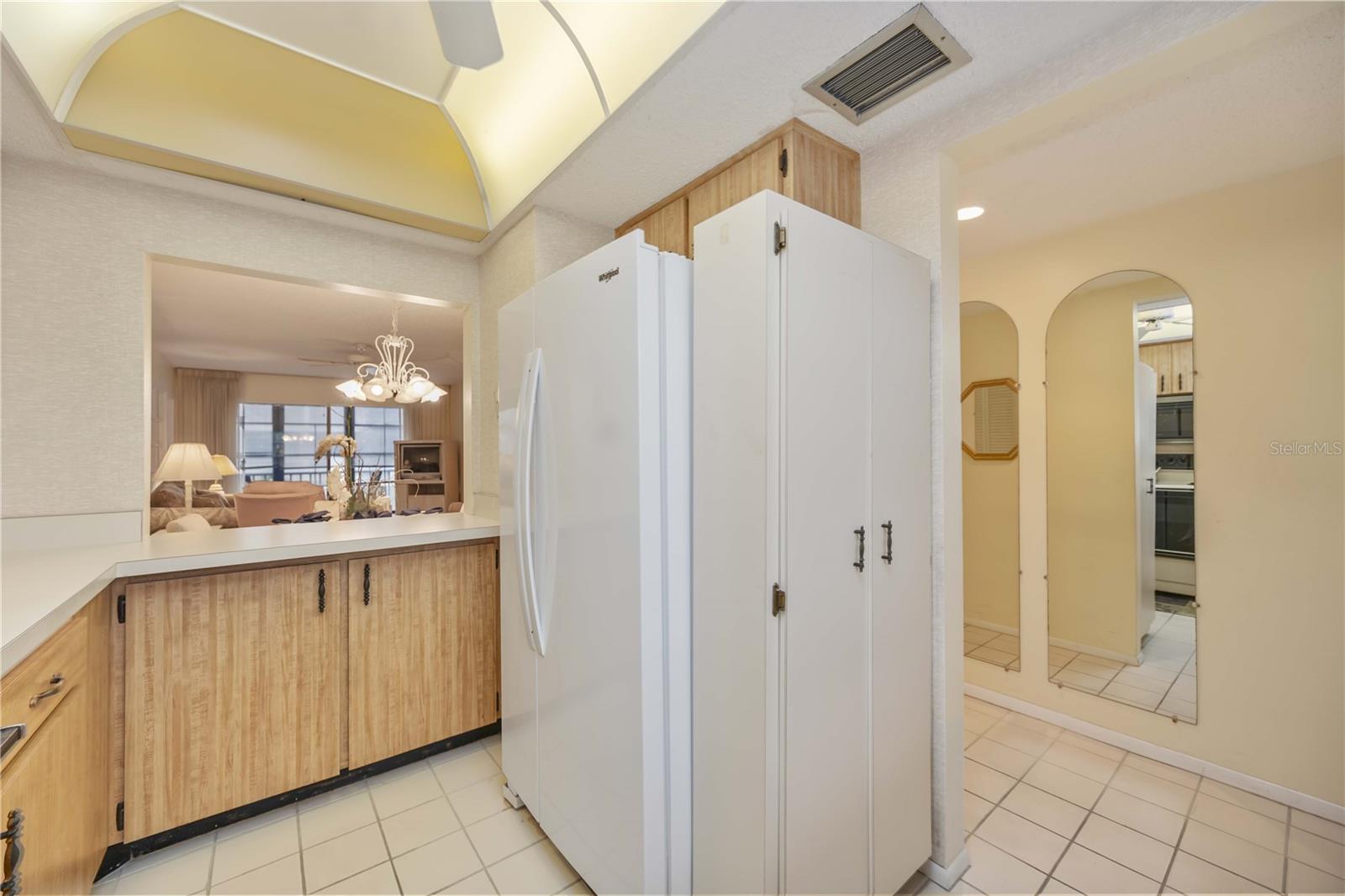 2220 STICKNEY POINT RD #524, SARASOTA, FL, 34231