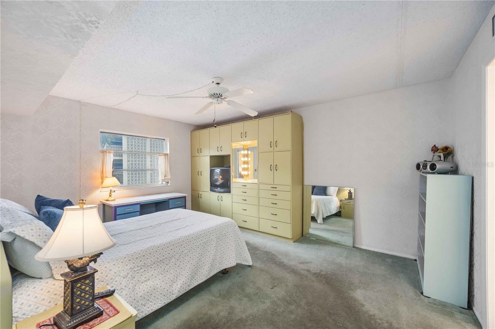 2220 STICKNEY POINT RD #524, SARASOTA, FL, 34231