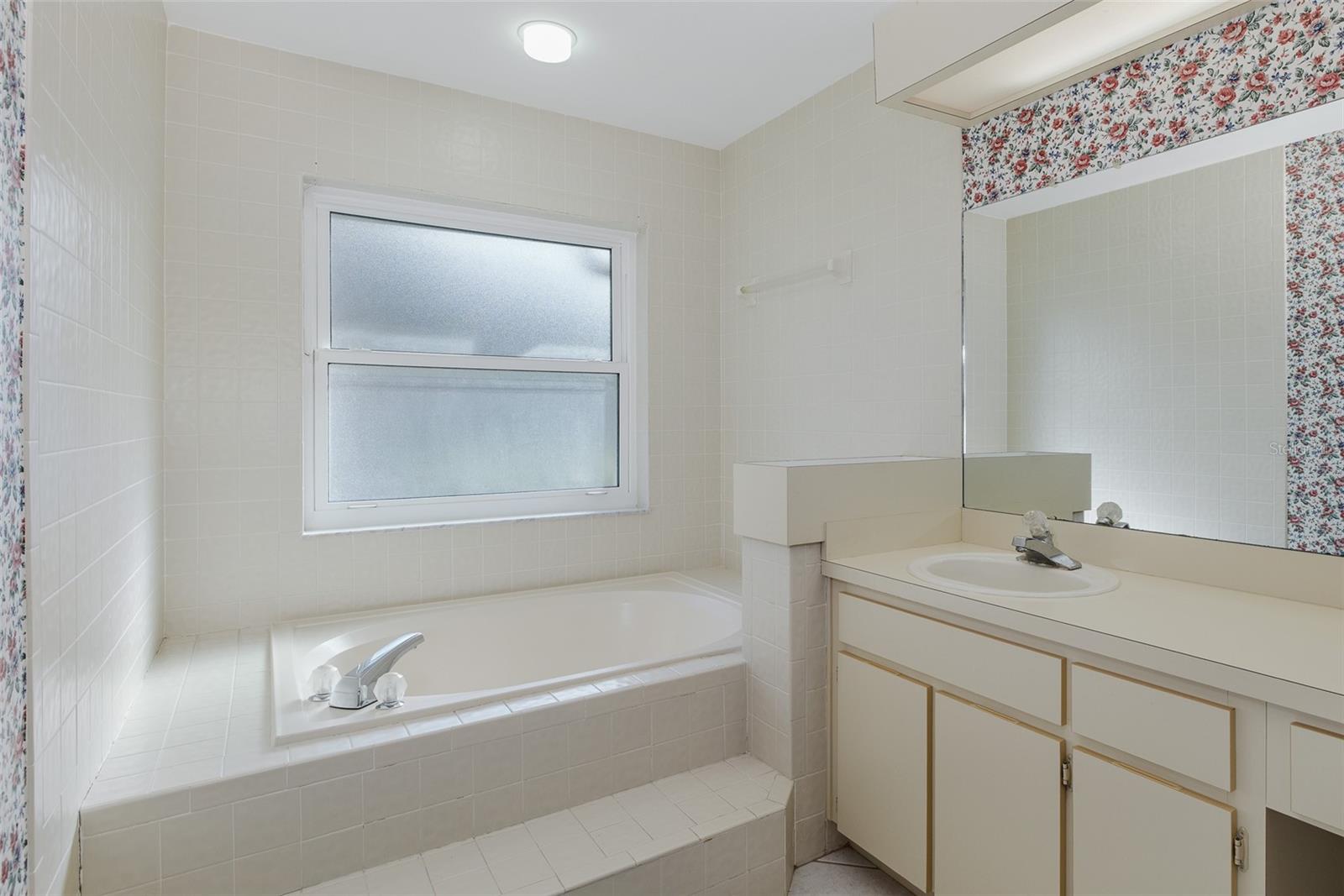 18602 WHITE PINE CIR, HUDSON, FL, 34667