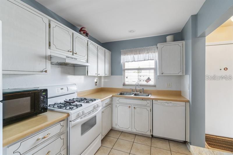 TB8439817 Property Photo