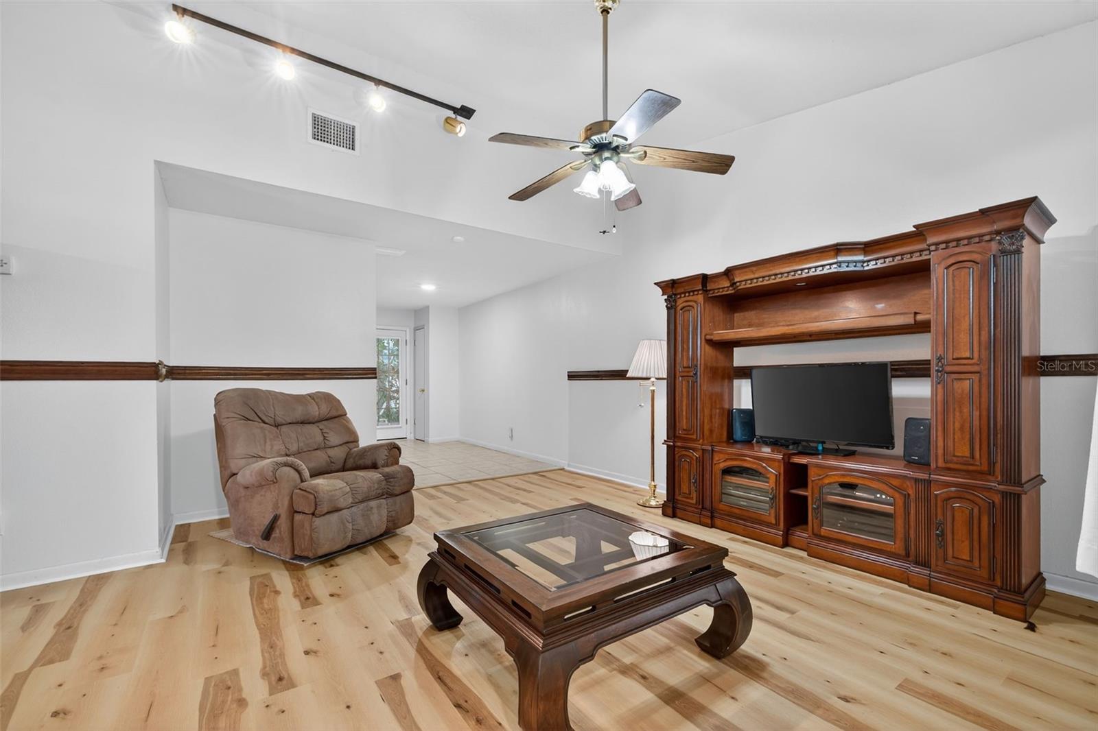 7016 2ND ST N, ST PETERSBURG, FL, 33702