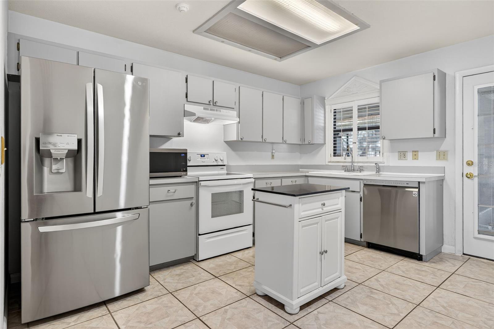 7016 2ND ST N, ST PETERSBURG, FL, 33702