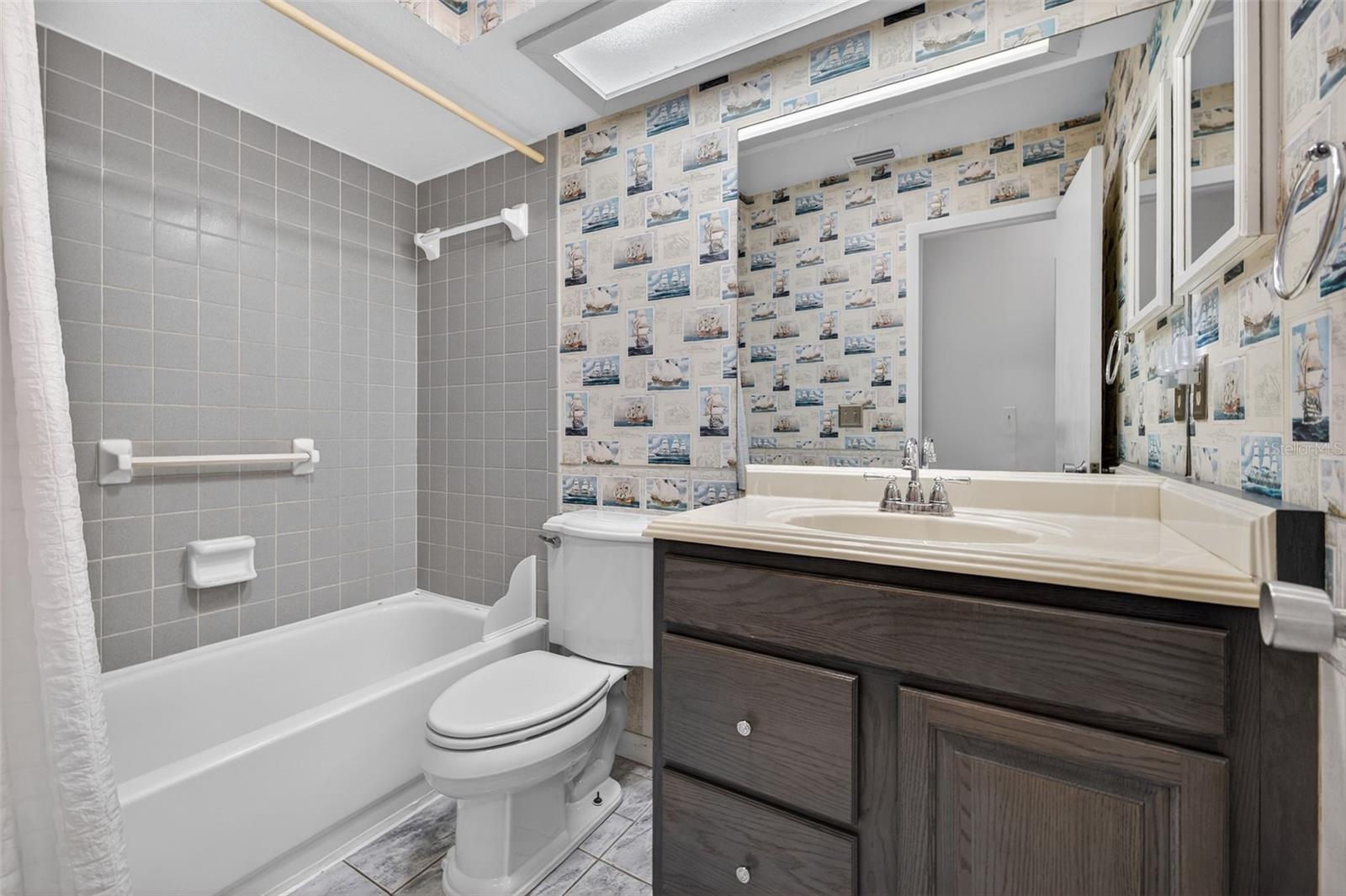 7016 2ND ST N, ST PETERSBURG, FL, 33702