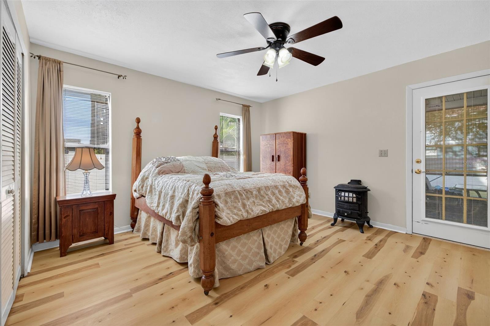 7016 2ND ST N, ST PETERSBURG, FL, 33702