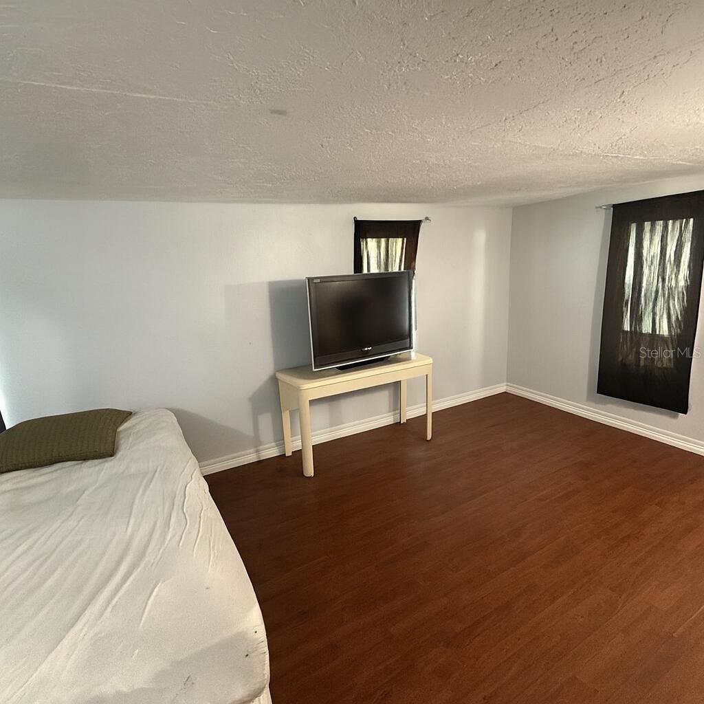 O6354156 Property Photo