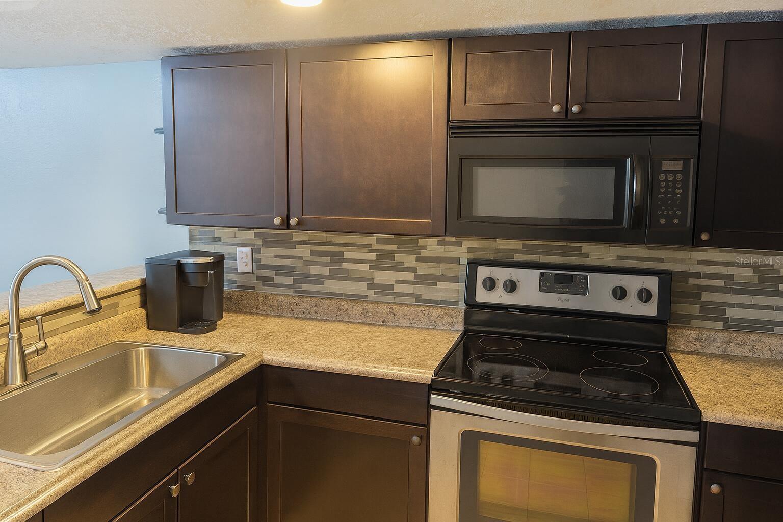 O6354156 Property Photo