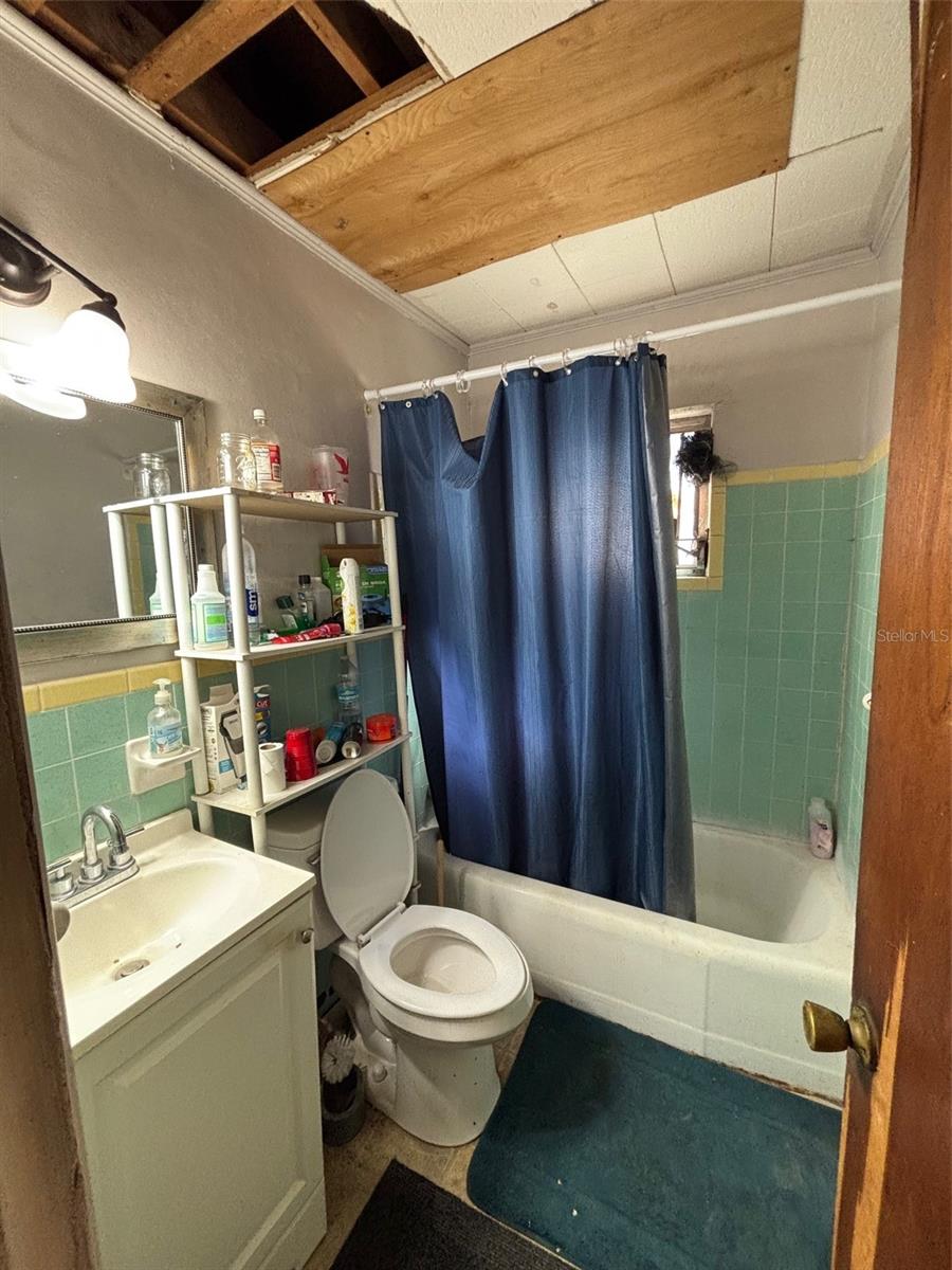 OM711892 Property Photo