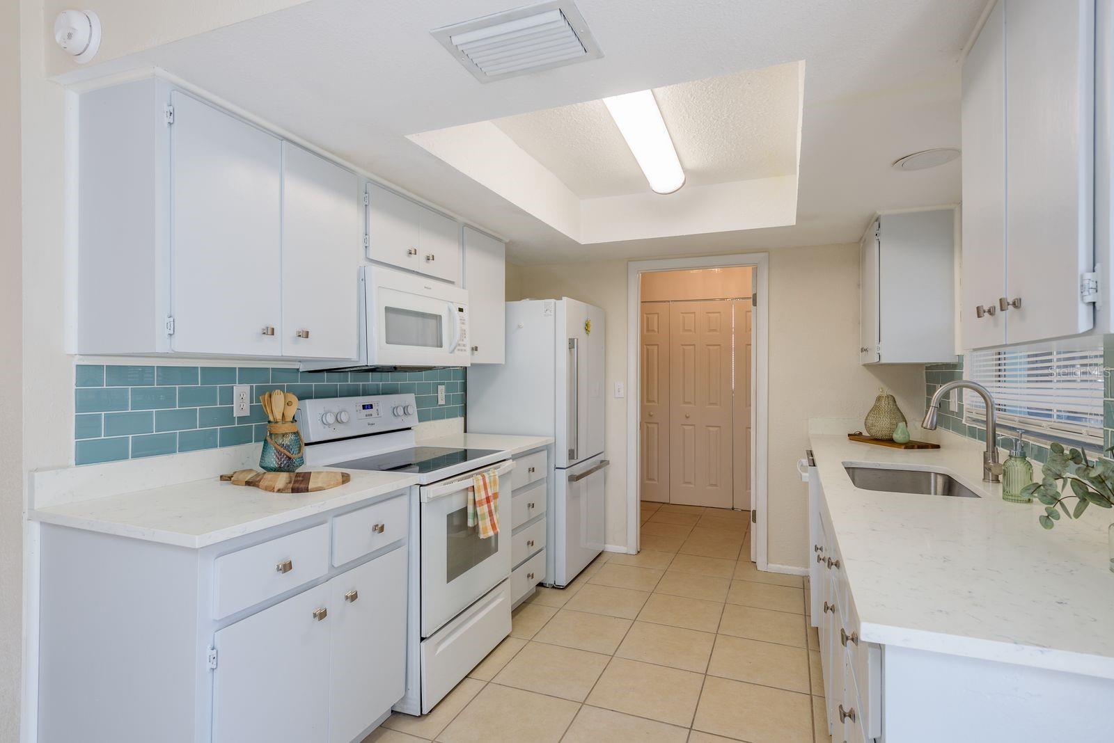 2540 SOUTHPOINTE DR, DUNEDIN, FL, 34698