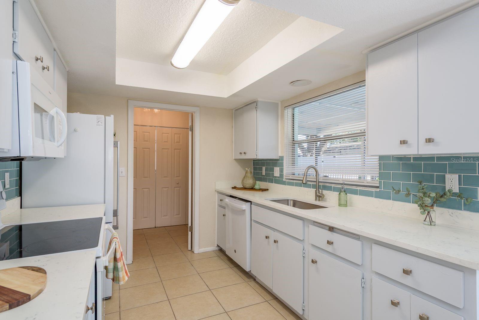 2540 SOUTHPOINTE DR, DUNEDIN, FL, 34698