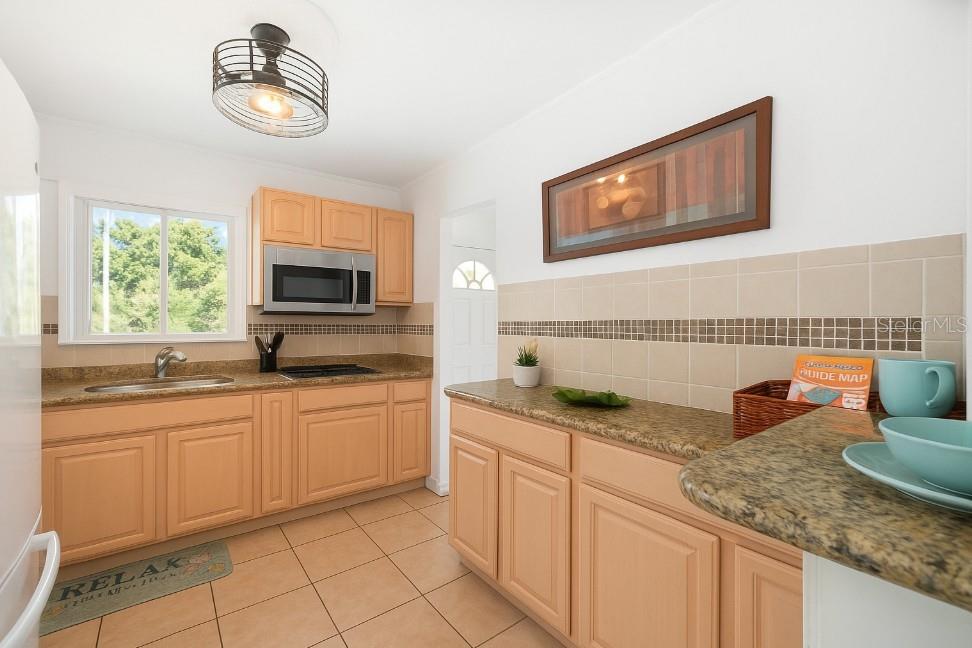 2044 CANAL DR #M37, BRADENTON, FL, 34207