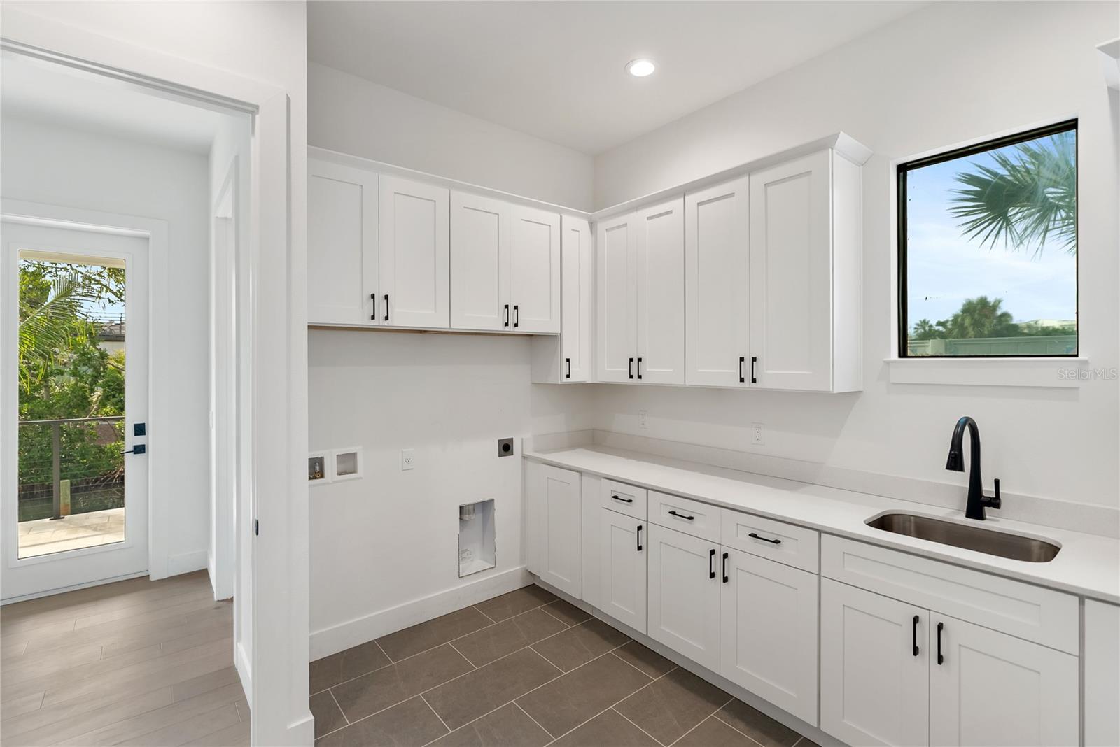 A4669195 Property Photo