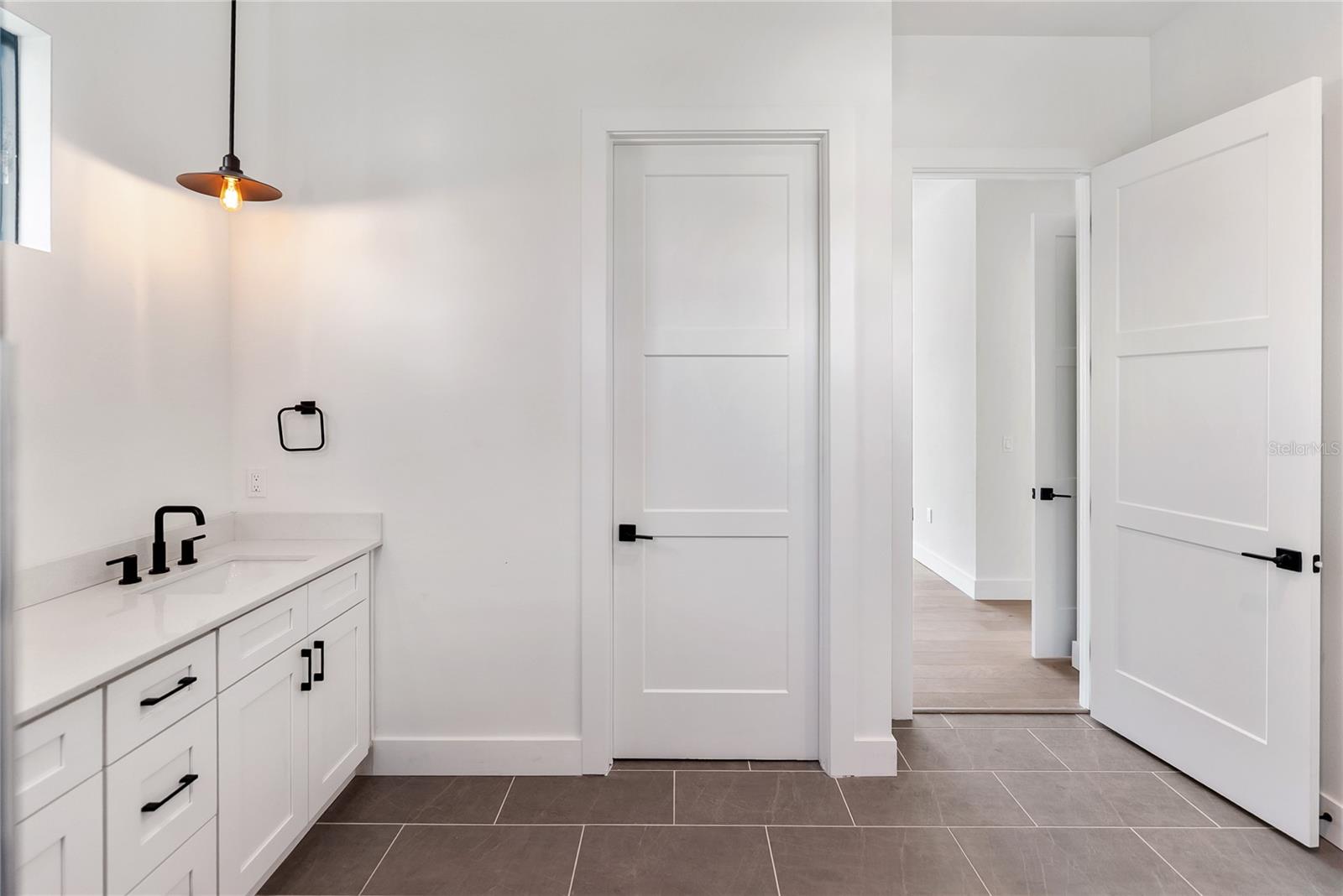 A4669195 Property Photo