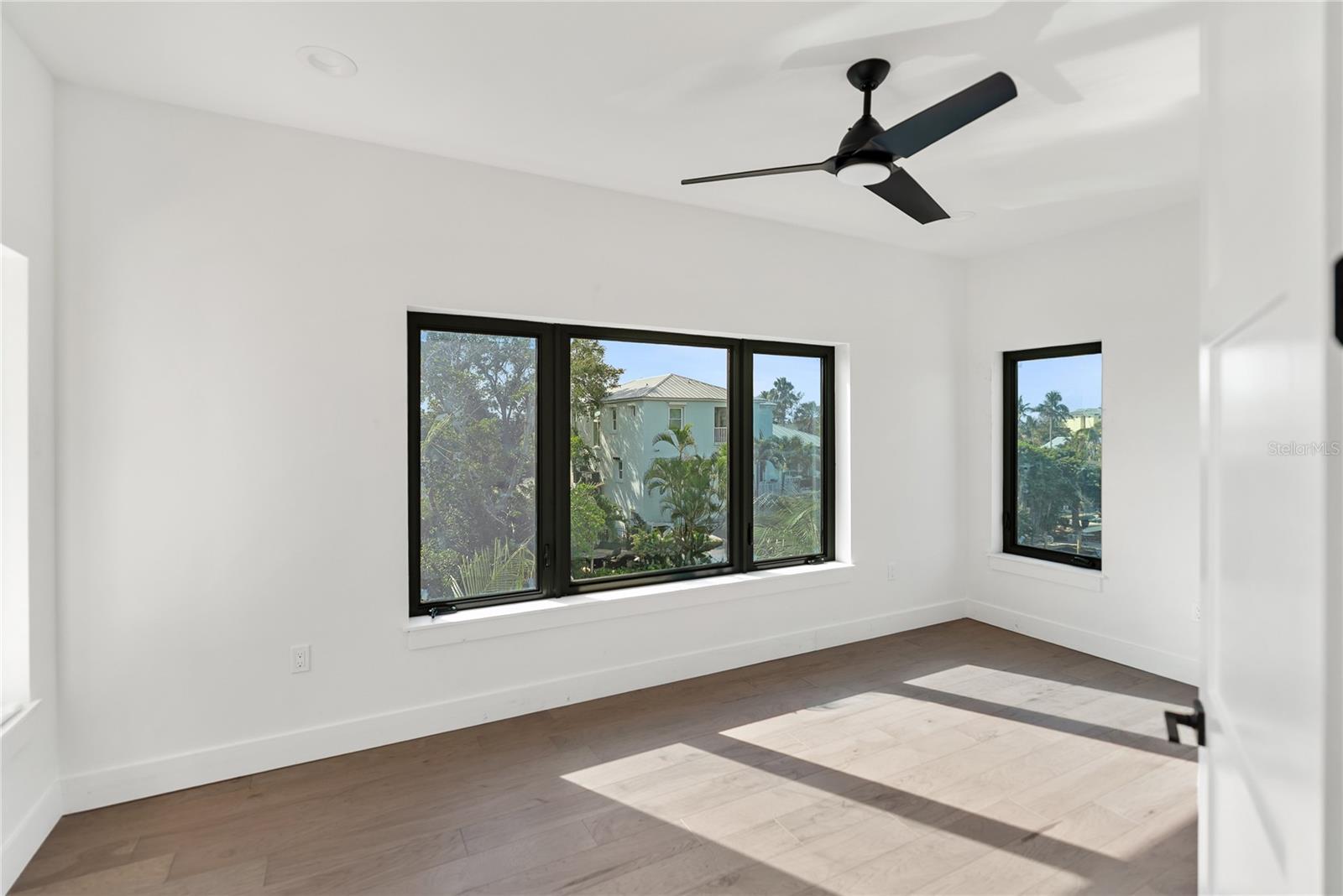 A4669195 Property Photo