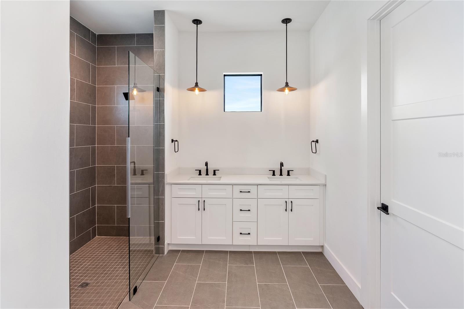 A4669195 Property Photo