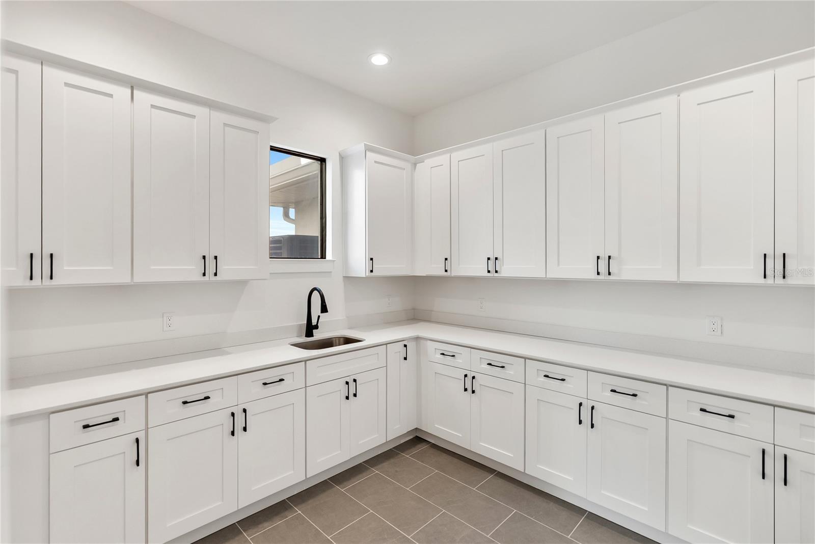 A4669195 Property Photo