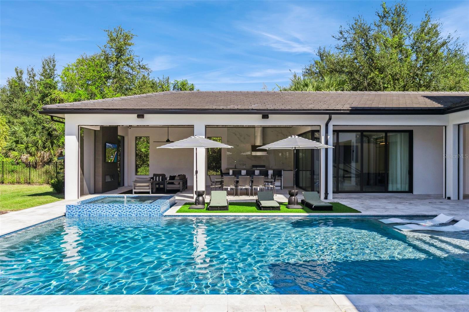 O6354264 Property Photo