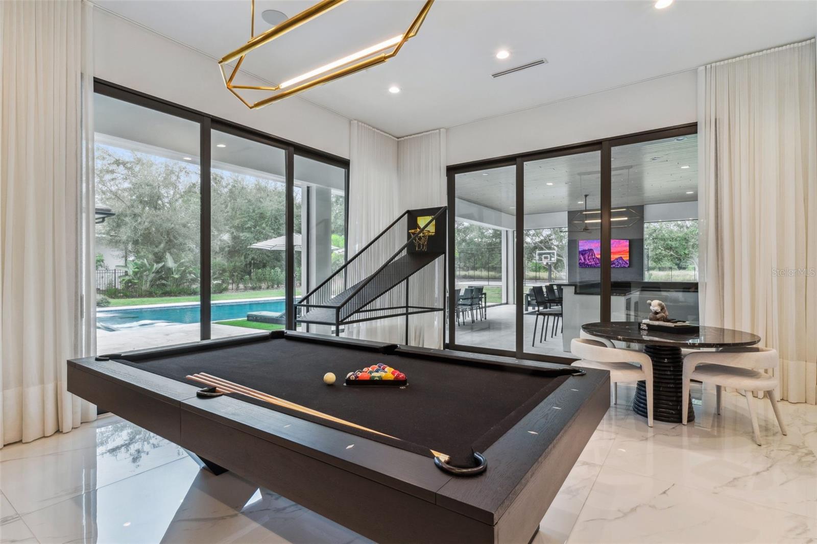 O6354264 Property Photo