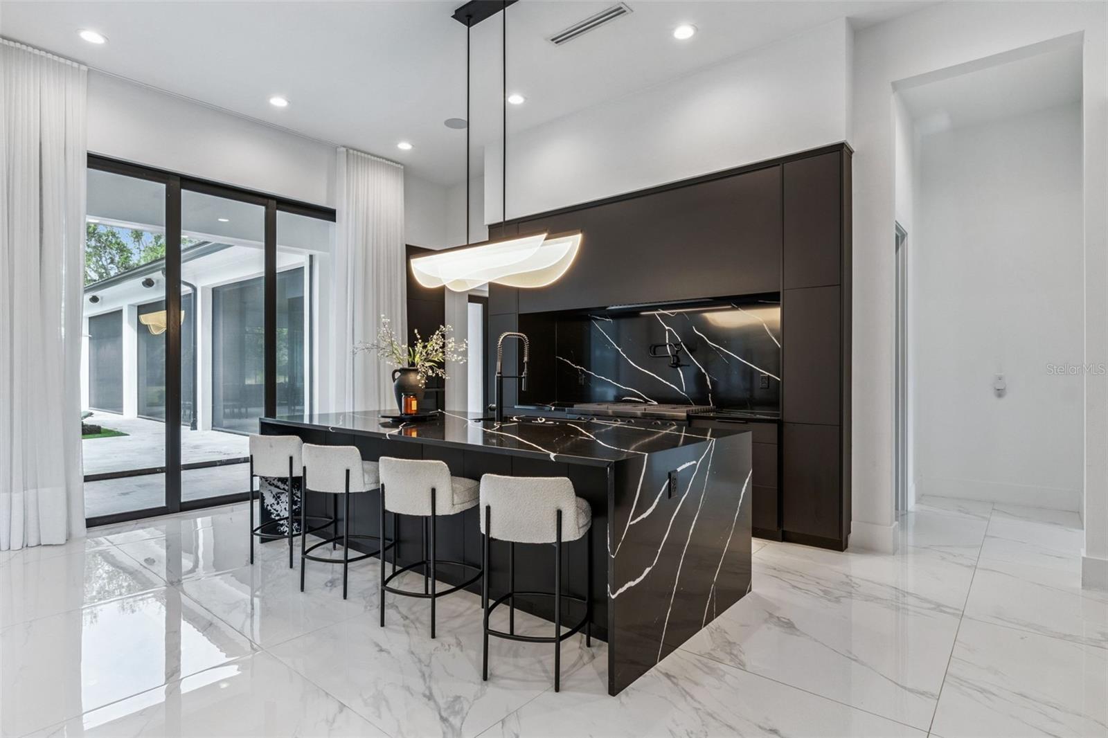 O6354264 Property Photo